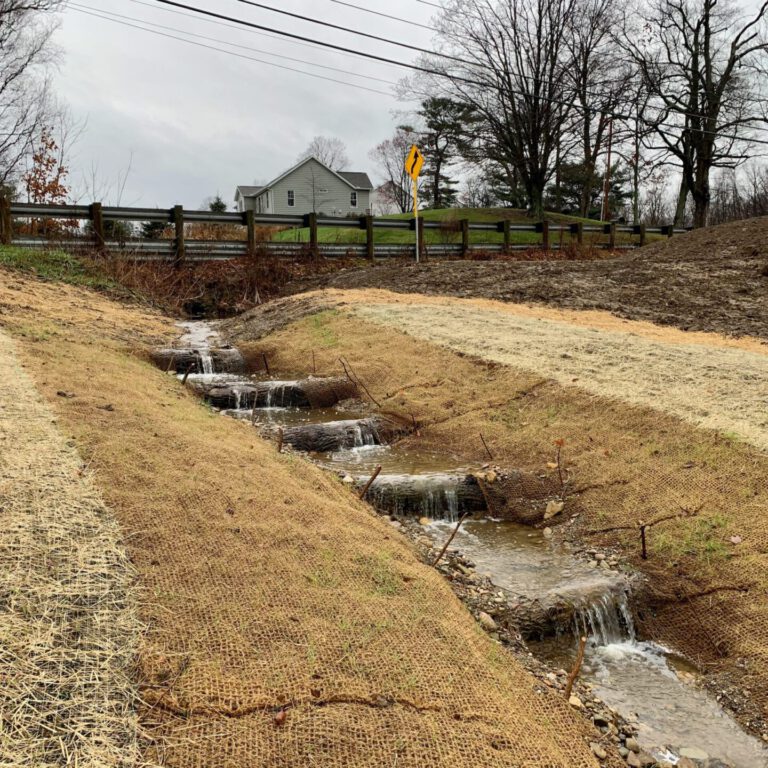 Log cascade scaled stream restoration